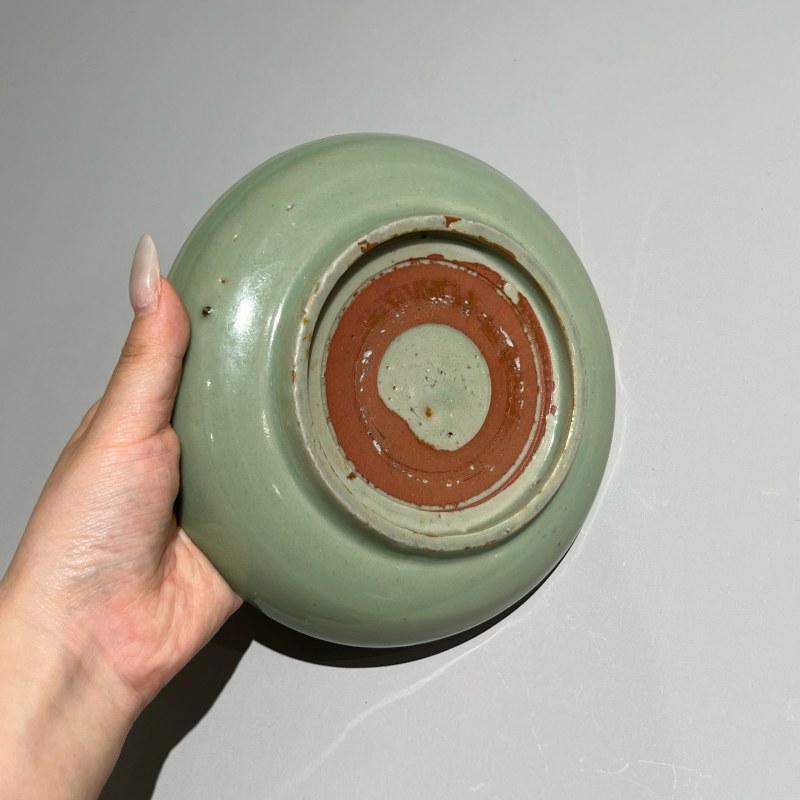 明代 龙泉窑梅子青釉内花卉纹洗 - 图7
