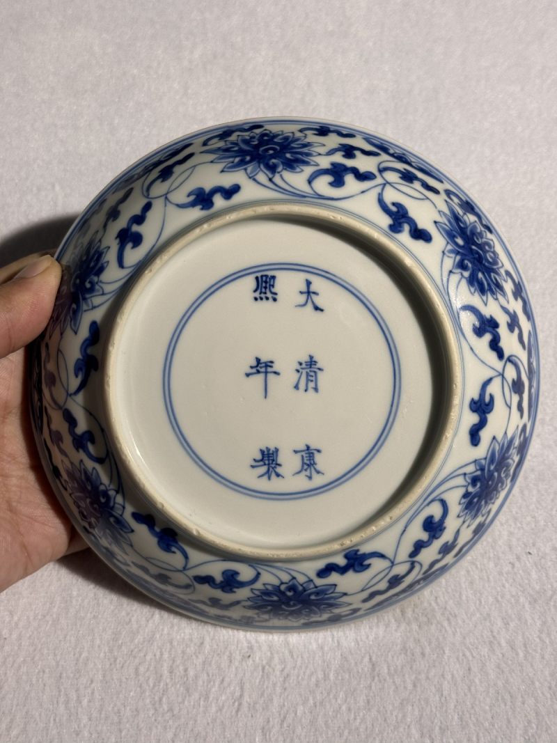 清康熙 青花缠枝莲纹盘 - 图6