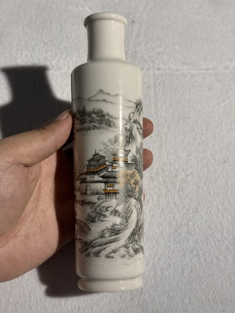 民国 墨彩山水楼阁人物纸槌瓶 - 图4