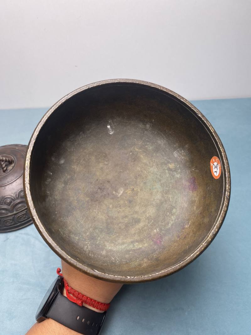 清乾隆 “大清乾隆年制”款铜几何纹豆一对 - 图30