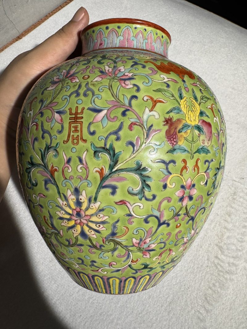 清嘉庆 绿地粉彩福寿纹太白罐 - 图4
