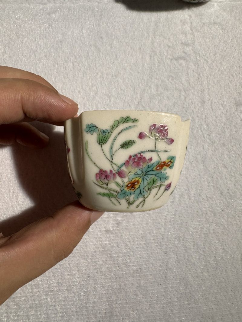 清嘉庆 粉彩四季花卉倭角杯 （一对） - 图5