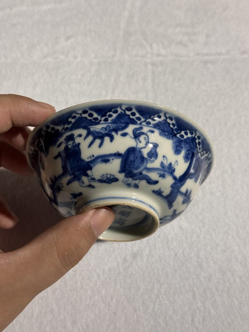 明万历 青花人物纹酒圆 - 图4
