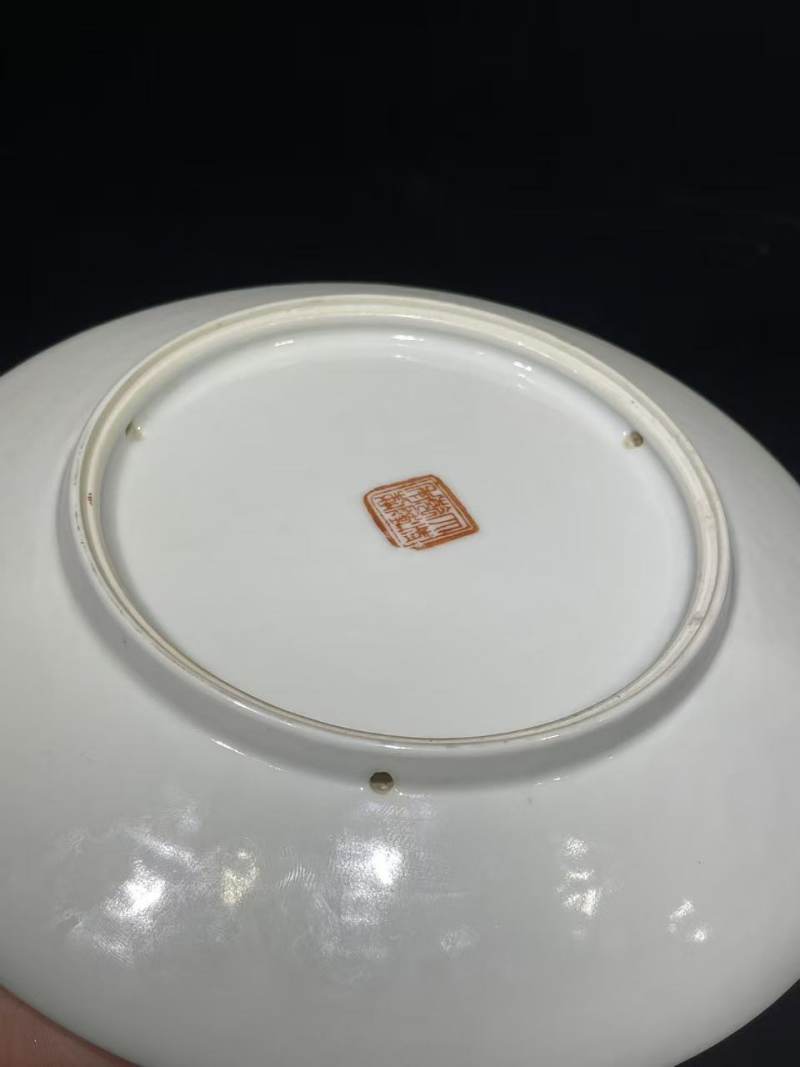 民国王锡良粉彩人物纹盘 - 图8