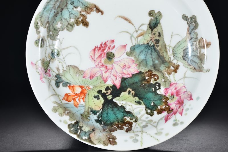 清 粉彩荷莲纹盘 - 图2