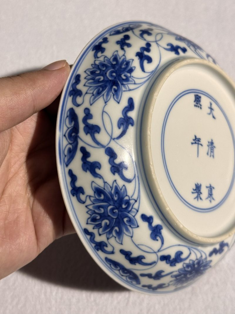 清康熙 青花缠枝莲纹盘 - 图8