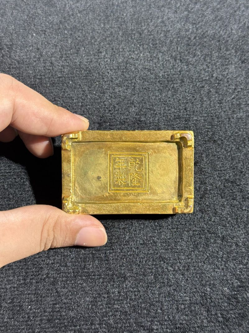清乾隆 铜胎掐丝珐琅缠枝莲纹墨床 - 图11
