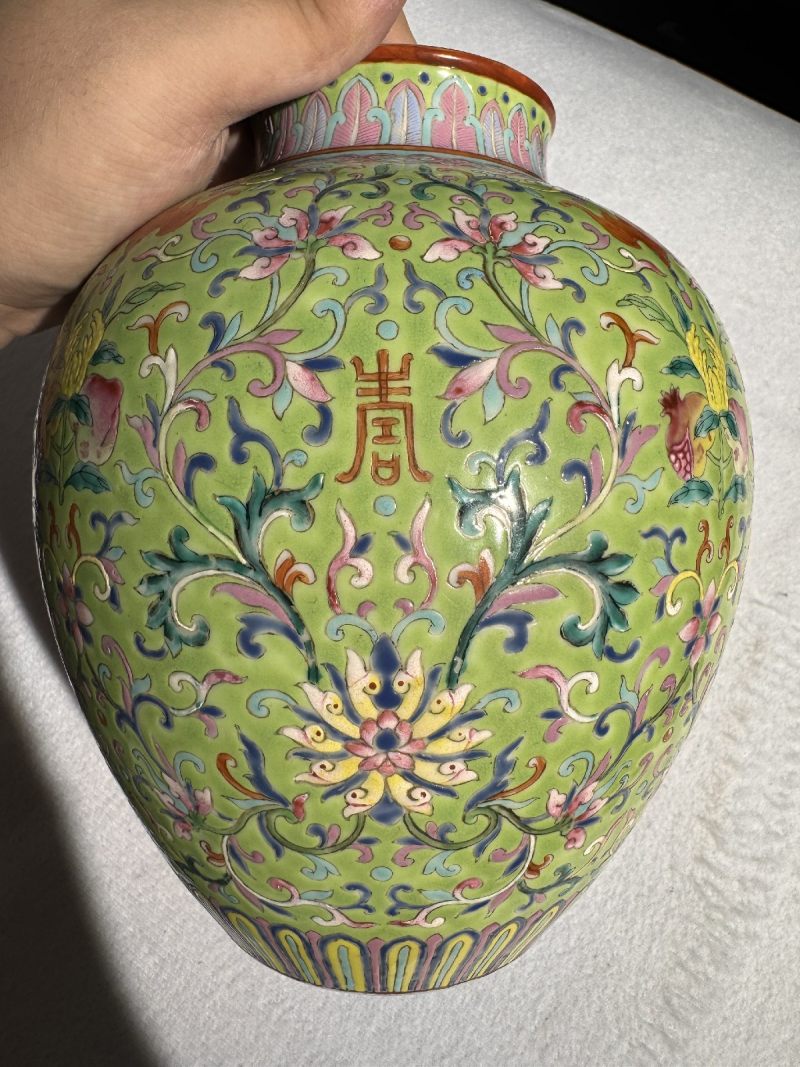 清嘉庆 绿地粉彩福寿纹太白罐 - 图6