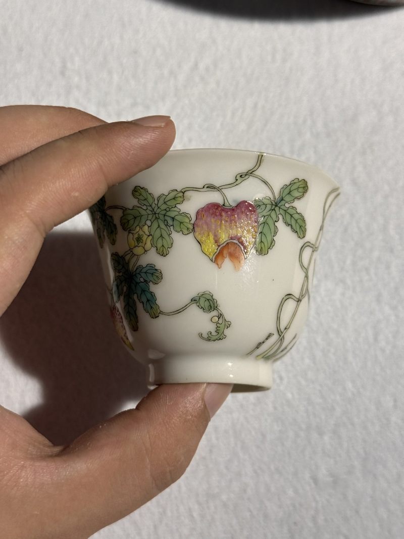 清同治 粉彩癞瓜纹杯粉彩青竹诗文壶 （一组） - 图9