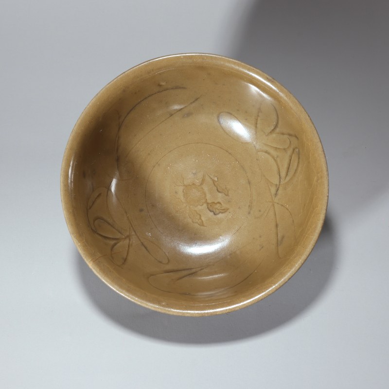 明代 龙泉窑青釉刻花大碗