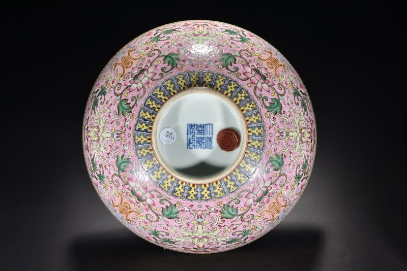 清 粉彩宝相花寿字纹碗 - 图7