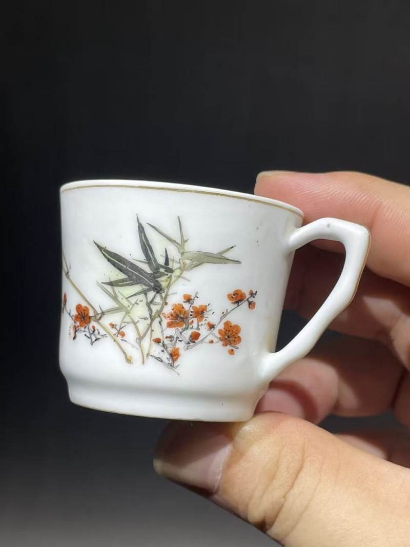 解放后粉彩梅竹双青纹把杯 - 图6