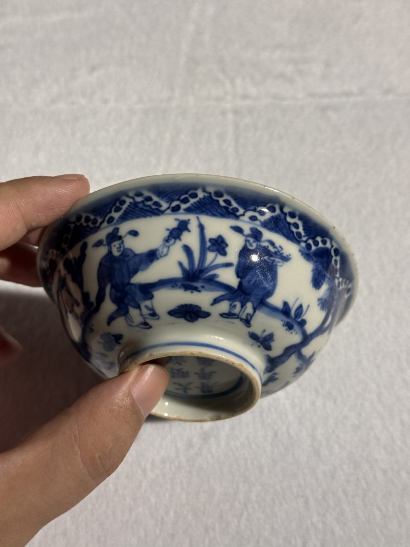 明万历 青花人物纹酒圆 - 图7