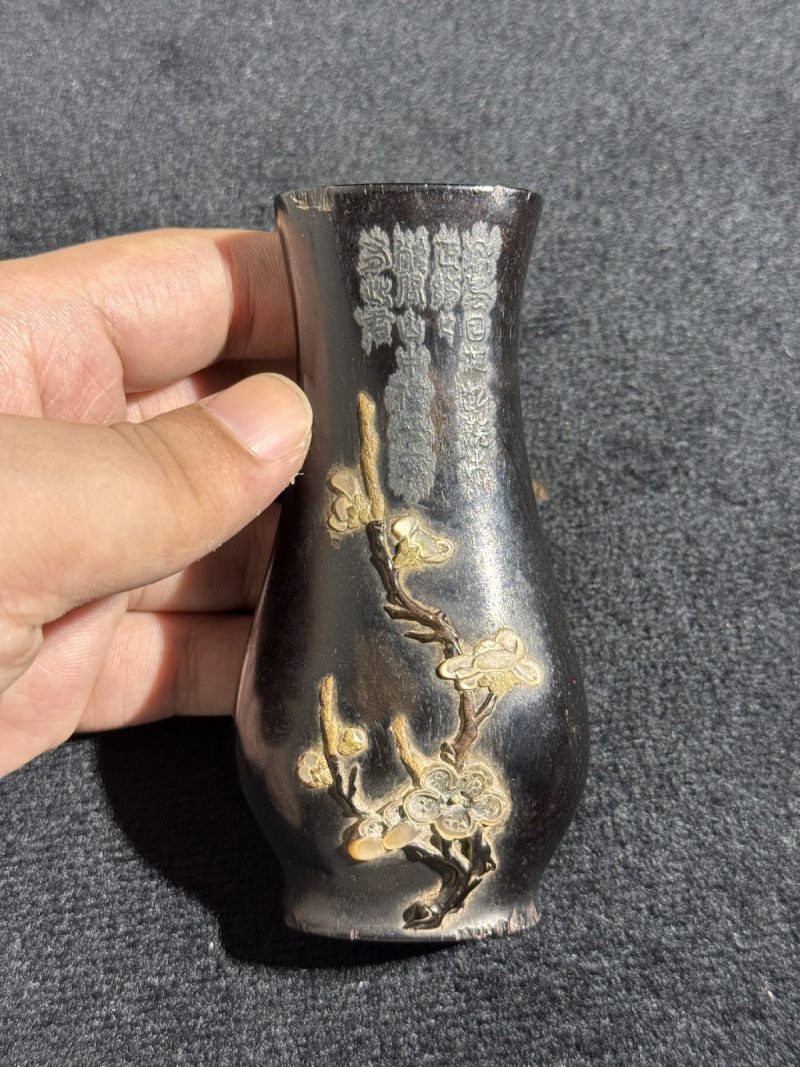 明 朱华制紫檀嵌百宝喜上眉梢诗文瓶 - 图5