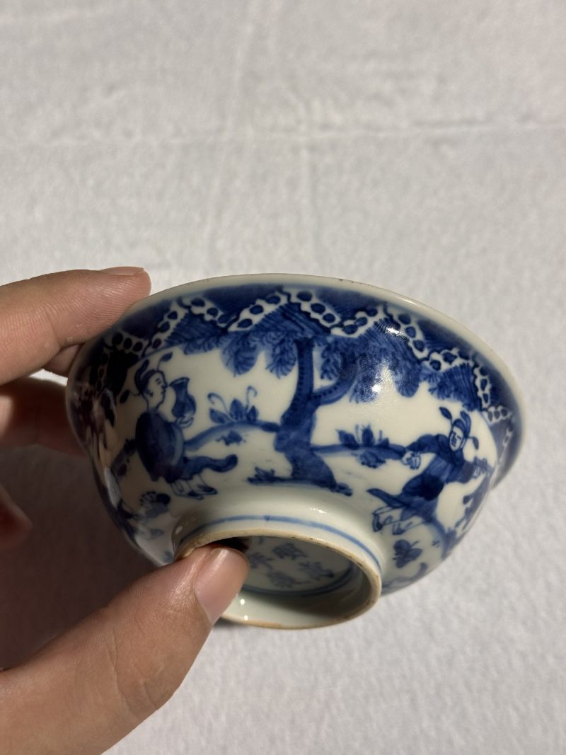 明万历 青花人物纹酒圆 - 图9