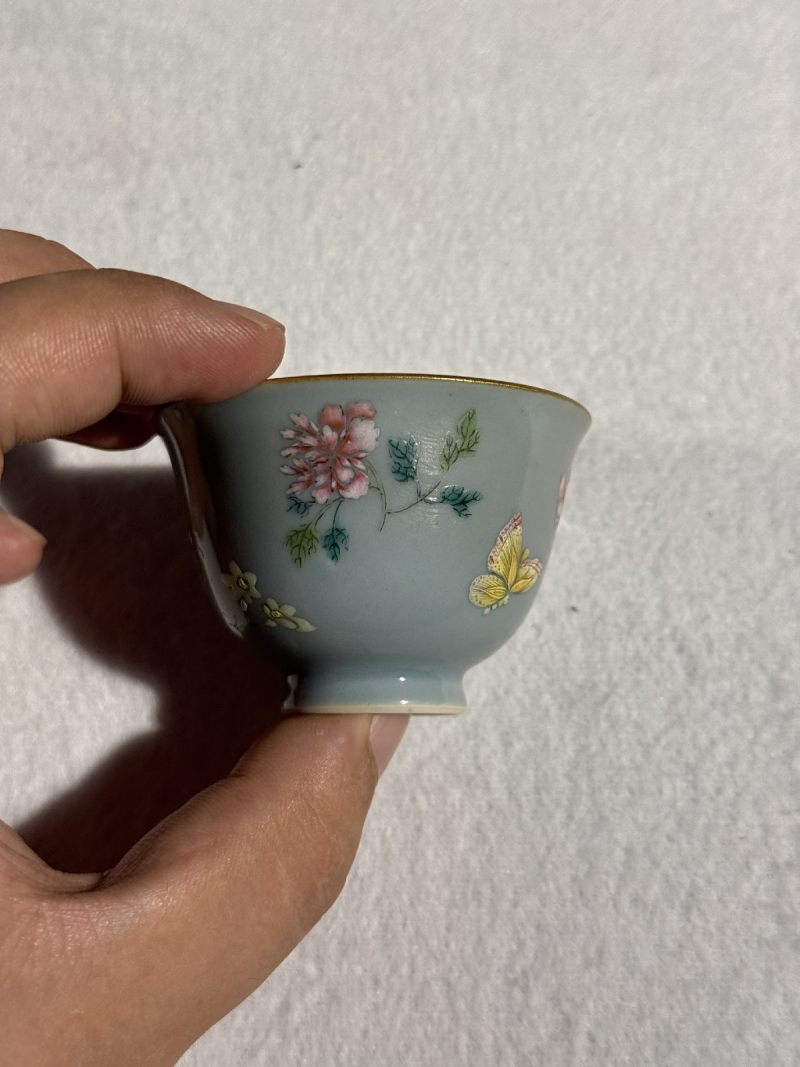 清康熙 矾红团龙纹马蹄杯 - 图3
