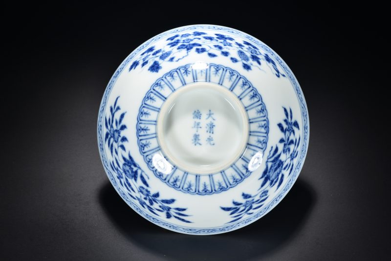 清 青花缠枝花卉纹碗 - 图7