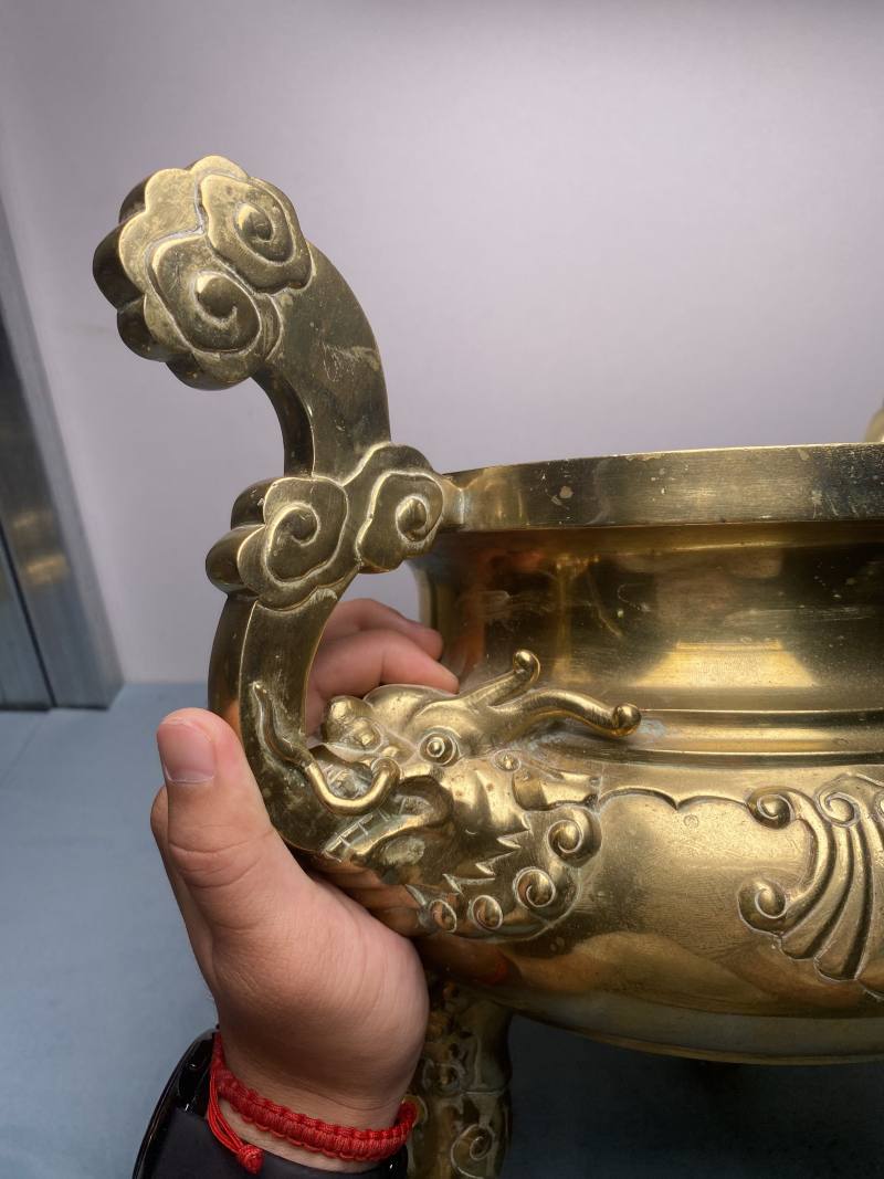 清 铜狮子绣球钮如意朝冠耳大薰炉 - 图19