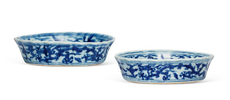 明嘉靖 青花双凤云鹤海棠洗 （一对） - 图2