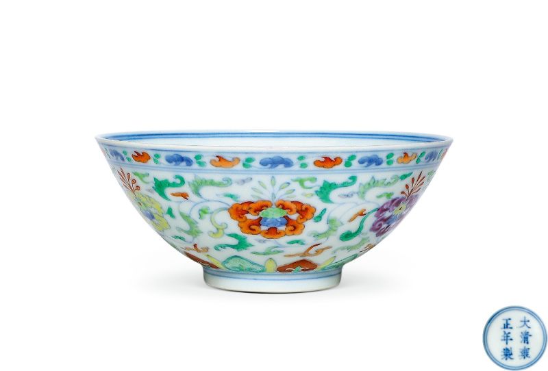 清雍正 斗彩洋花花卉纹碗 - 图1