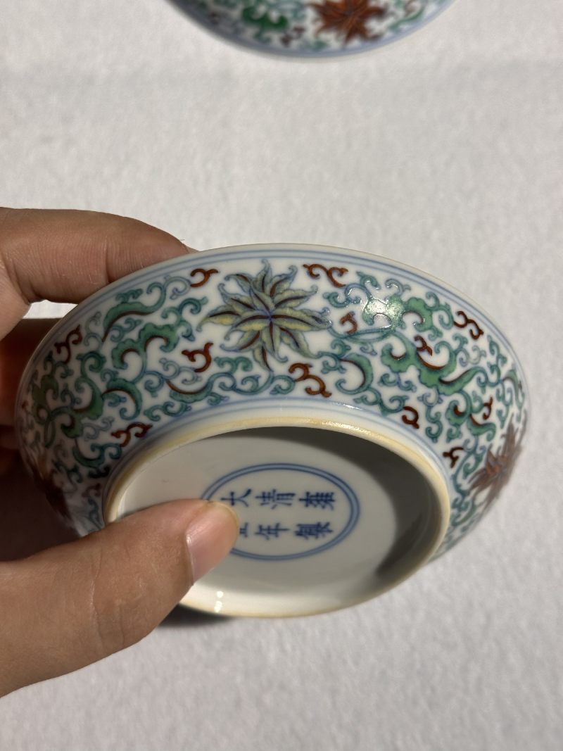 清雍正 斗彩西番莲纹盘 （一对） - 图8