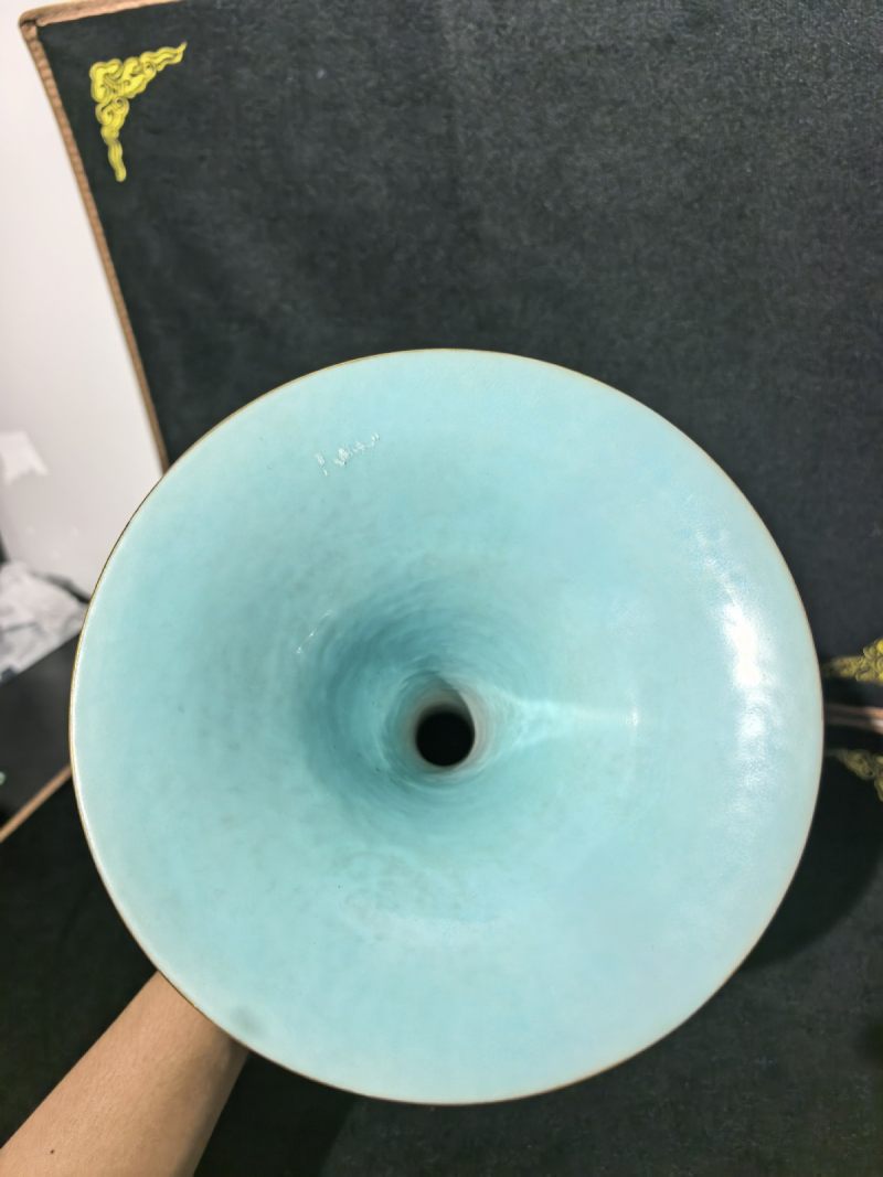 清乾隆 胭脂红彩八吉祥纹花觚 - 图22