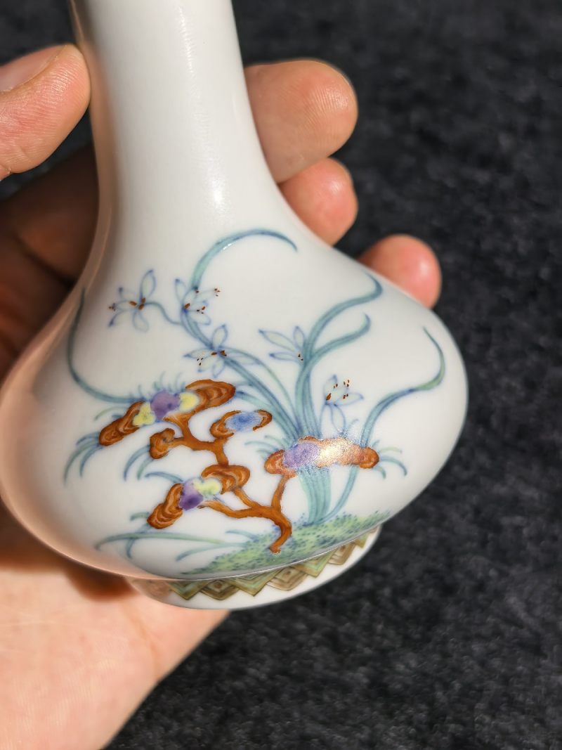 清雍正 仿明式斗彩岁寒三友、灵仙祝寿图小荸荠瓶 - 图4