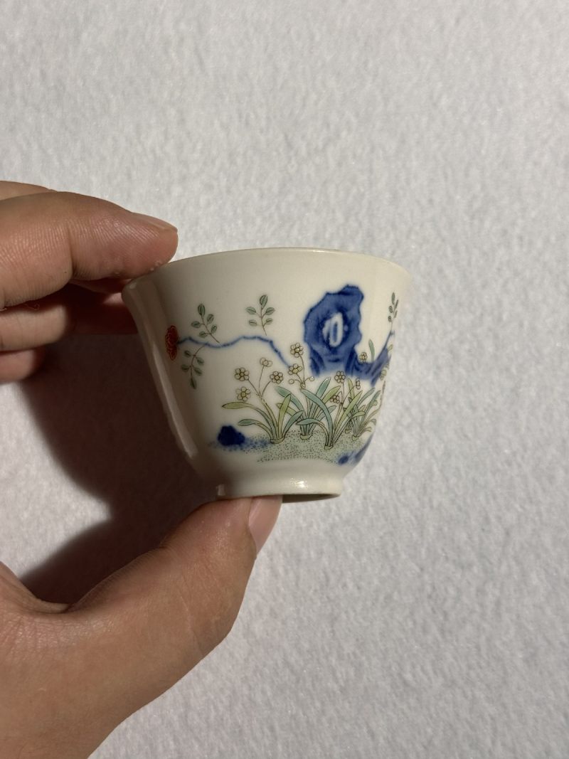 清乾隆 青花粉彩水仙纹花神杯 （一对） - 图13