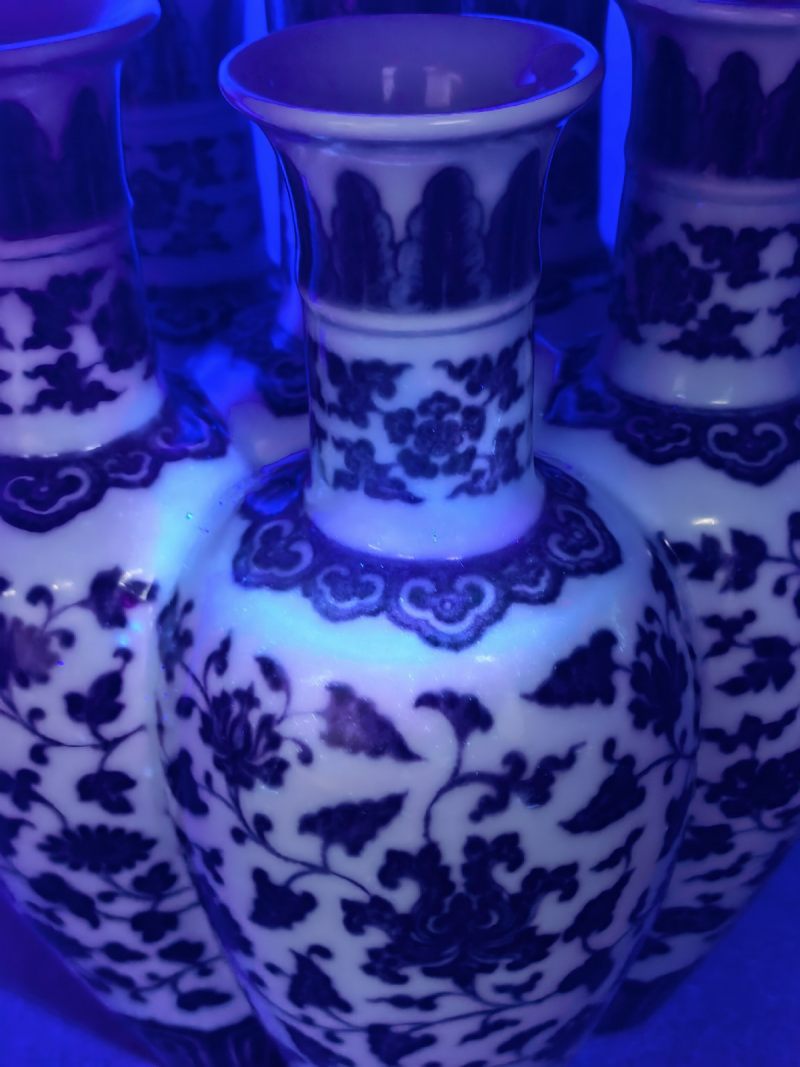 清乾隆 唐窑青花缠枝花卉纹六孔瓶（配座） - 图31