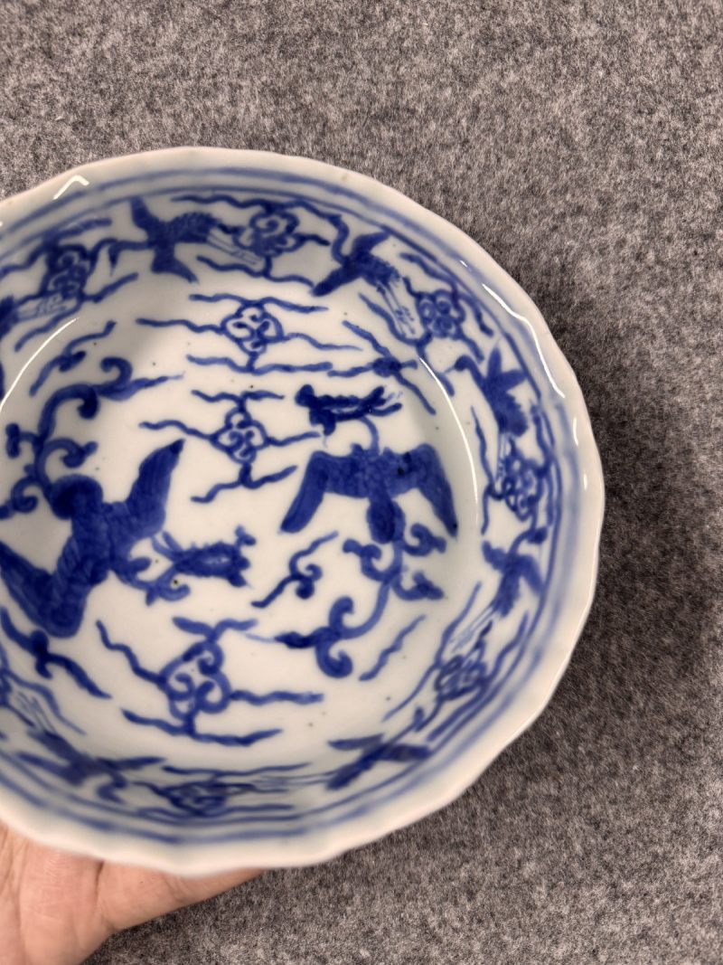 明嘉靖 青花双凤云鹤海棠洗 （一对） - 图16