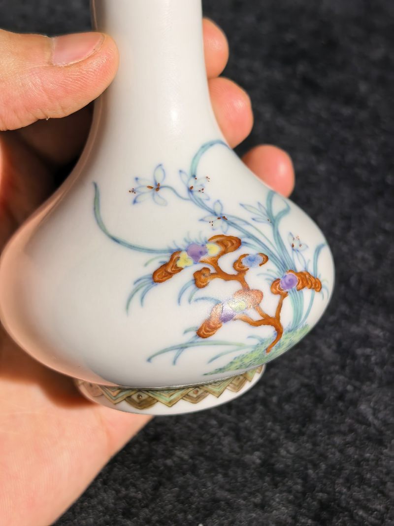 清雍正 仿明式斗彩岁寒三友、灵仙祝寿图小荸荠瓶 - 图6