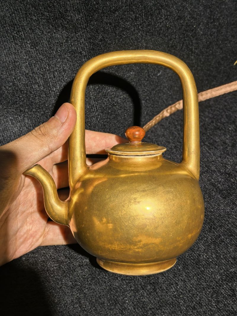 清雍正 金釉提梁壶 - 图4