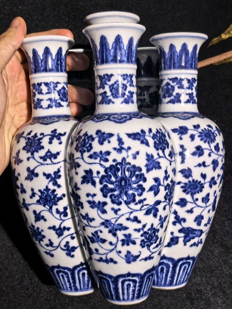 清乾隆 唐窑青花缠枝花卉纹六孔瓶（配座） - 图15