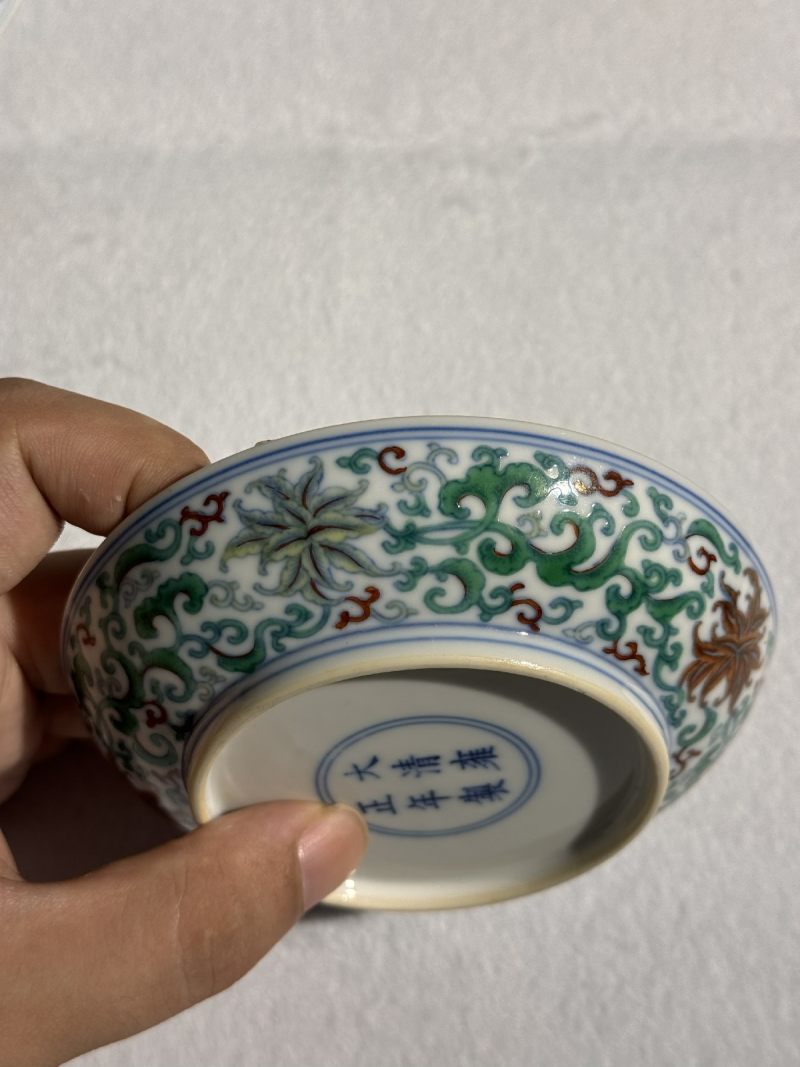清雍正 斗彩西番莲纹盘 （一对） - 图18