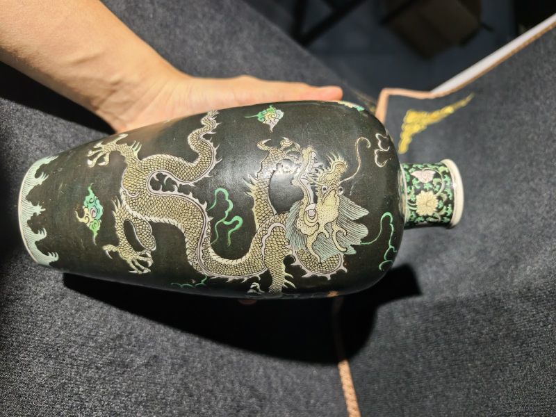 清康熙 臧窑乌金釉素三彩立龙莱菔尊 - 图13