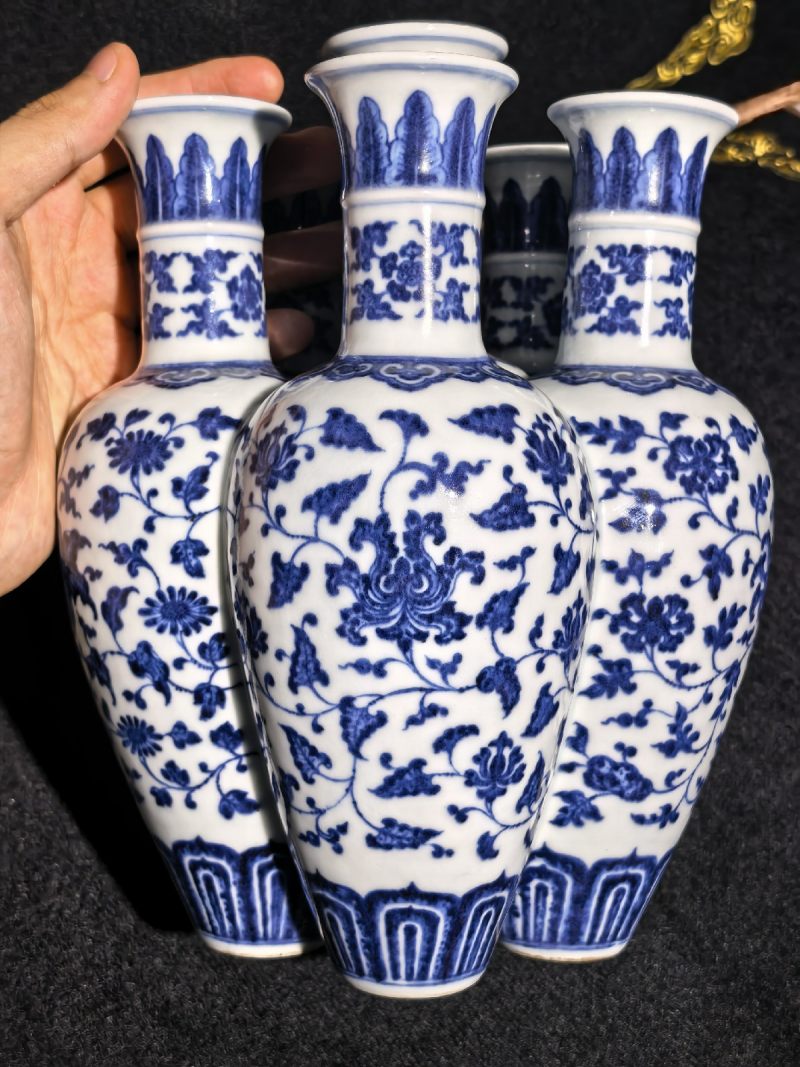 清乾隆 唐窑青花缠枝花卉纹六孔瓶（配座） - 图18
