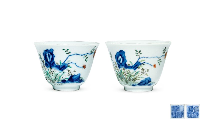 清乾隆 青花粉彩水仙纹花神杯 （一对）