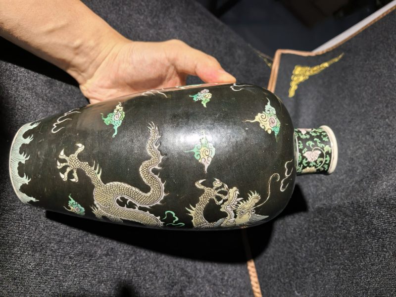 清康熙 臧窑乌金釉素三彩立龙莱菔尊 - 图14