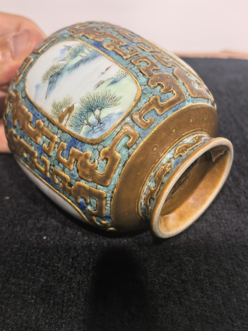 清乾隆 唐窑仿古铜釉描金四开光粉彩四季山水纹小尊 - 图19