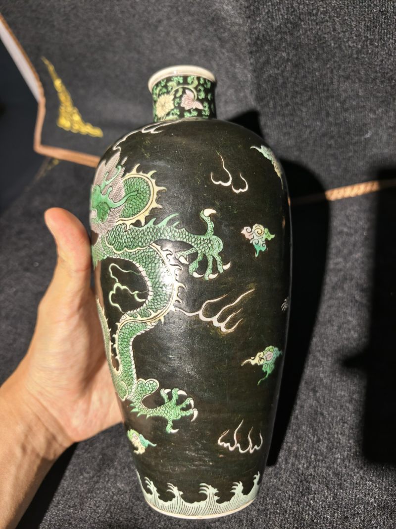 清康熙 臧窑乌金釉素三彩立龙莱菔尊 - 图16