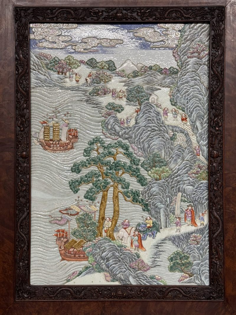 清乾隆 御制洋彩雕瓷「万国来朝」山高水长大挂屏 - 图20