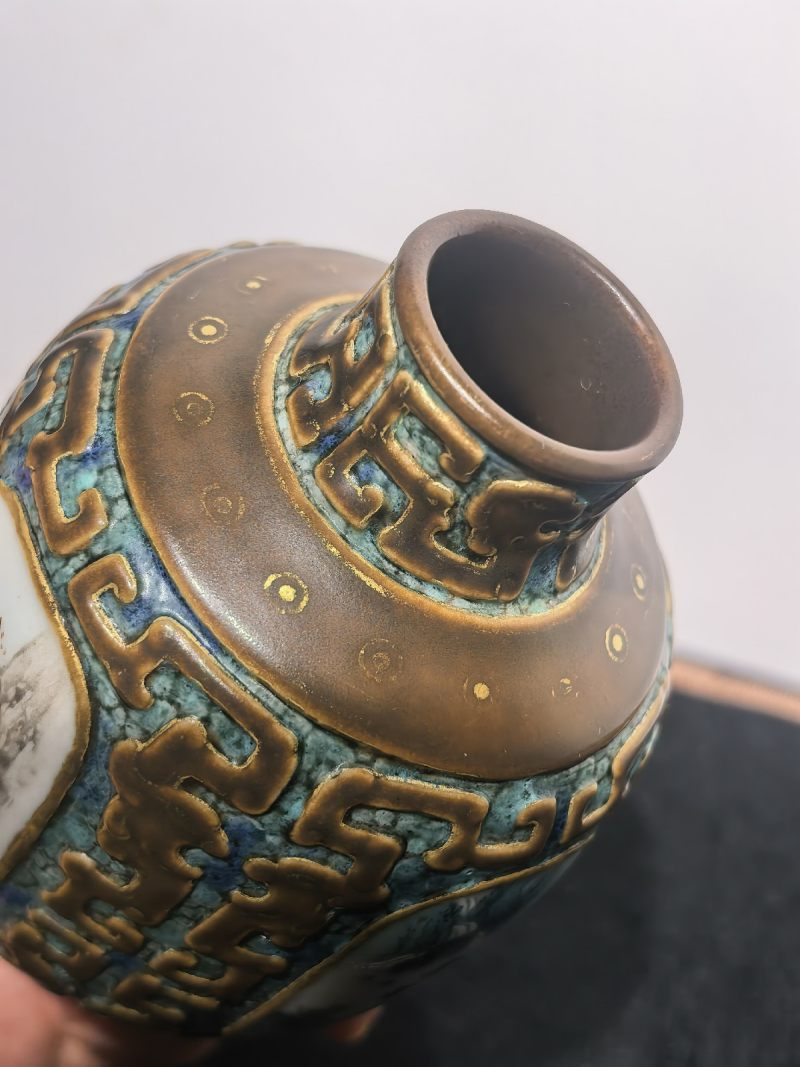 清乾隆 唐窑仿古铜釉描金四开光粉彩四季山水纹小尊 - 图22