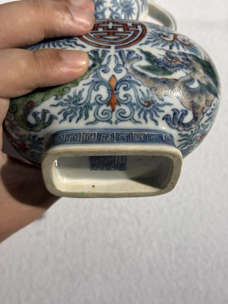 清嘉庆 斗彩双龙捧寿如意耳尊 （一对） - 图21