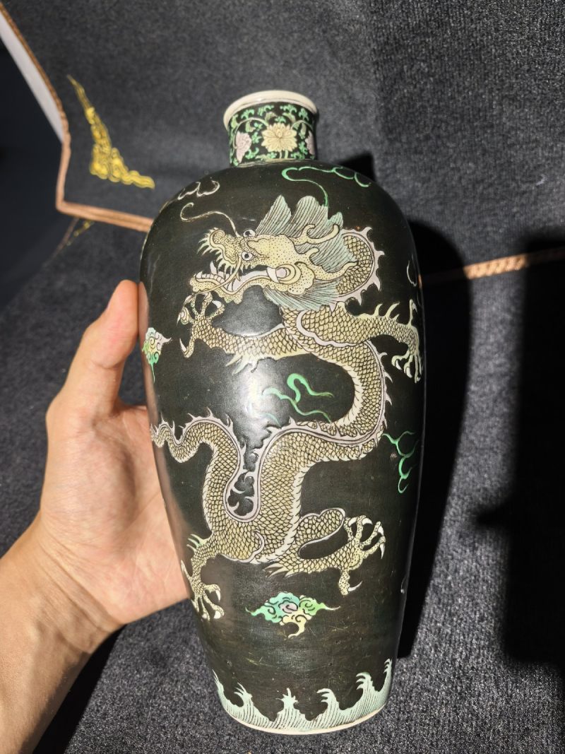 清康熙 臧窑乌金釉素三彩立龙莱菔尊 - 图21