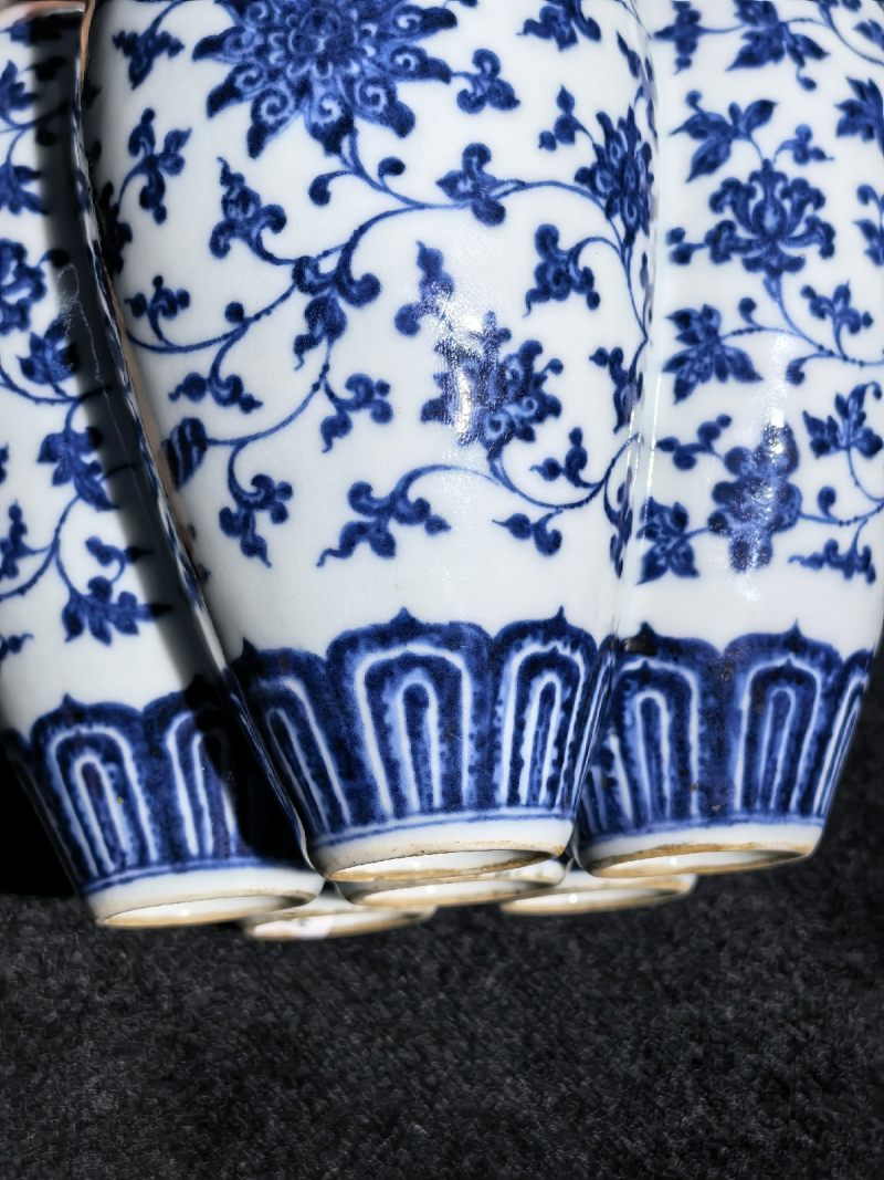 清乾隆 唐窑青花缠枝花卉纹六孔瓶（配座） - 图27