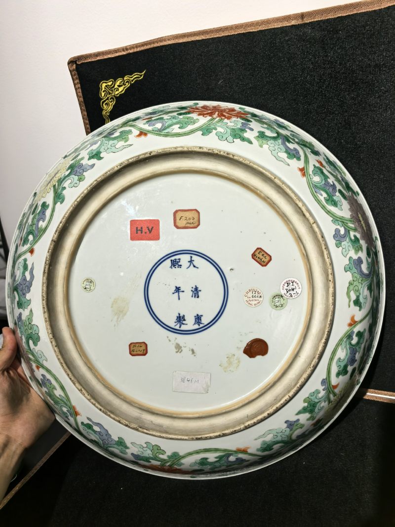 清康熙 五彩缠枝九莲纹大盘 （一对） - 图28