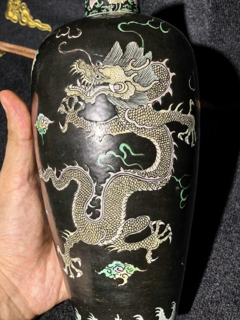 清康熙 臧窑乌金釉素三彩立龙莱菔尊 - 图22