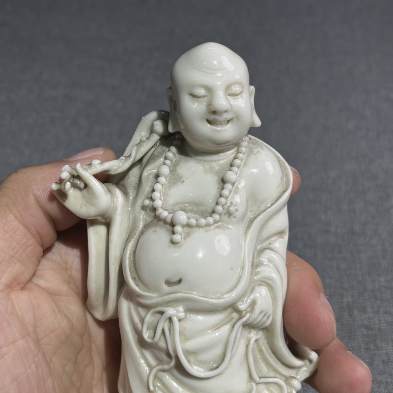清白釉弥勒造像 - 图5