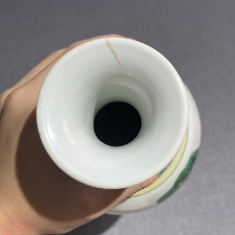 清康熙五彩人物故事萝卜瓶 - 图9
