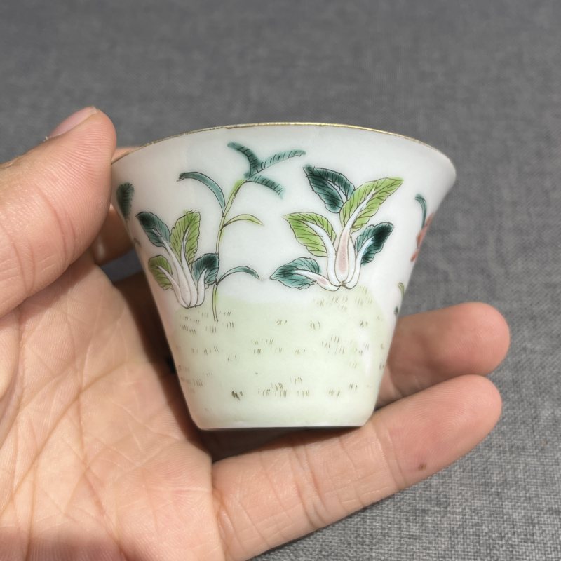 清中期粉彩花卉马蹄杯一对 - 图6